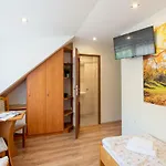 Apartament I Pokoje Goscinne U Lusi - Basen Z Podgrzewana Woda Od Czerwca