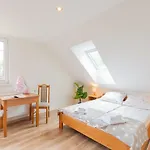 Apartament I Pokoje Goscinne U Lusi - Basen Z Podgrzewana Woda Od Czerwca Homestay Wisla